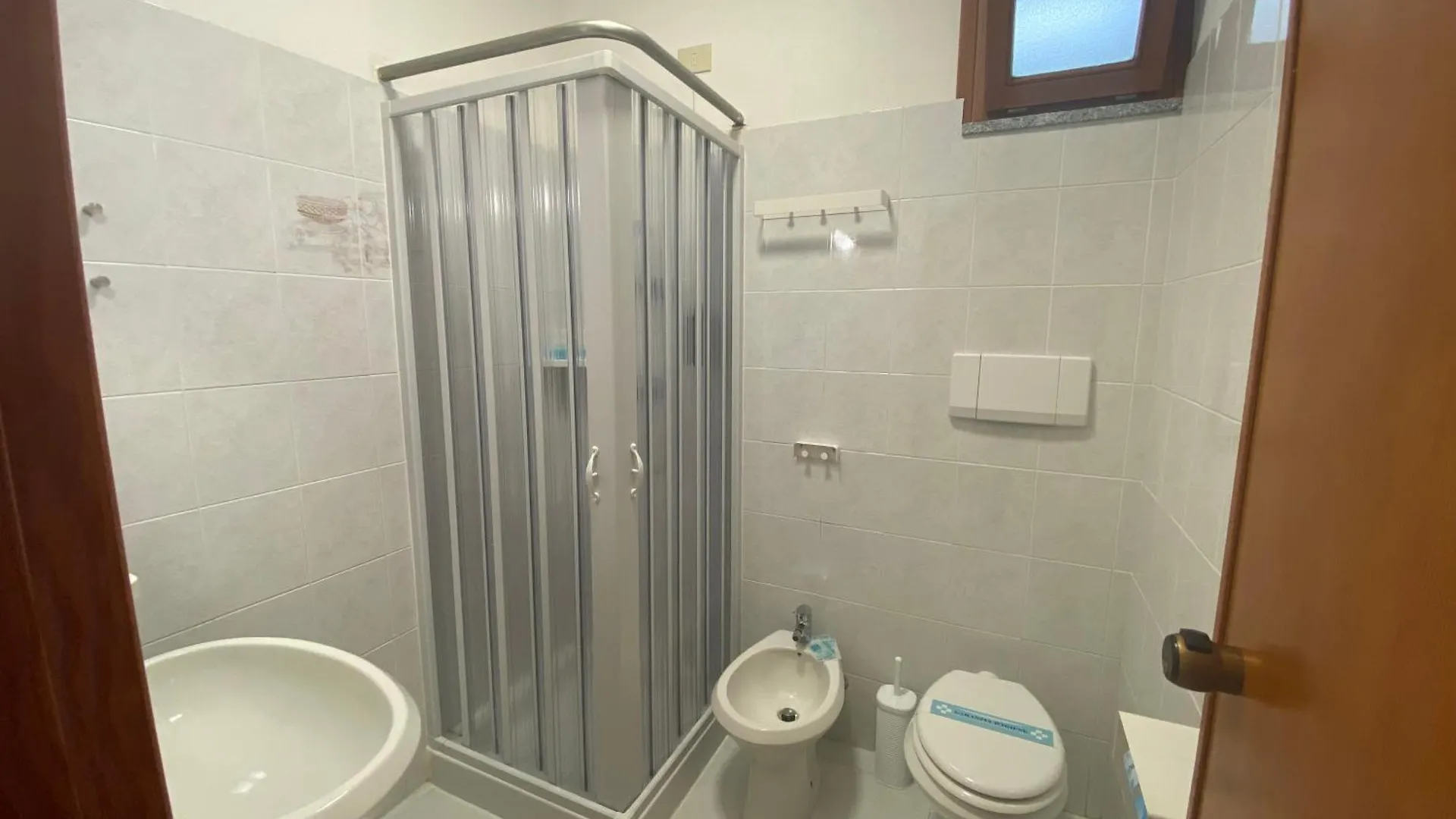 Hotel Lorenza B&B E Mini Suite Spiaggia di Cavoli 3*,