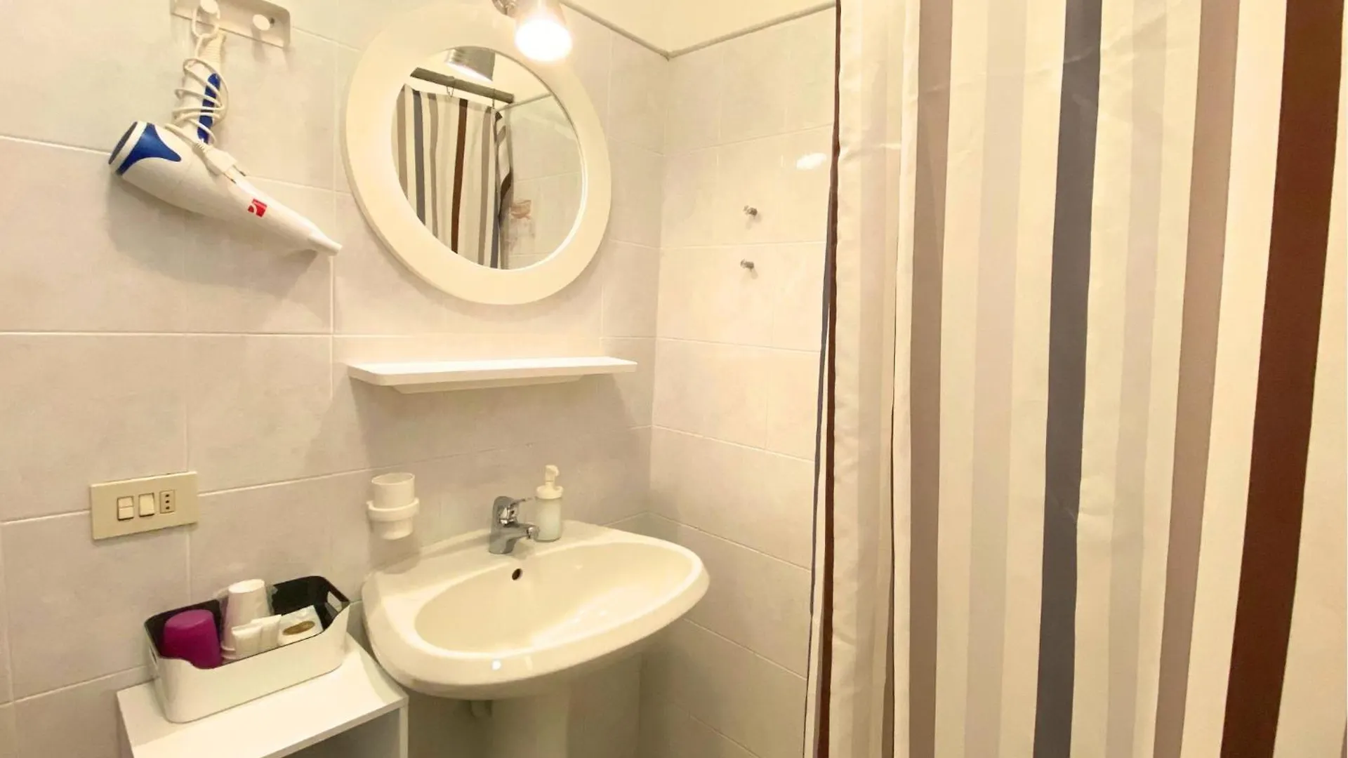 Hotel Lorenza B&B E Mini Suite Spiaggia di Cavoli