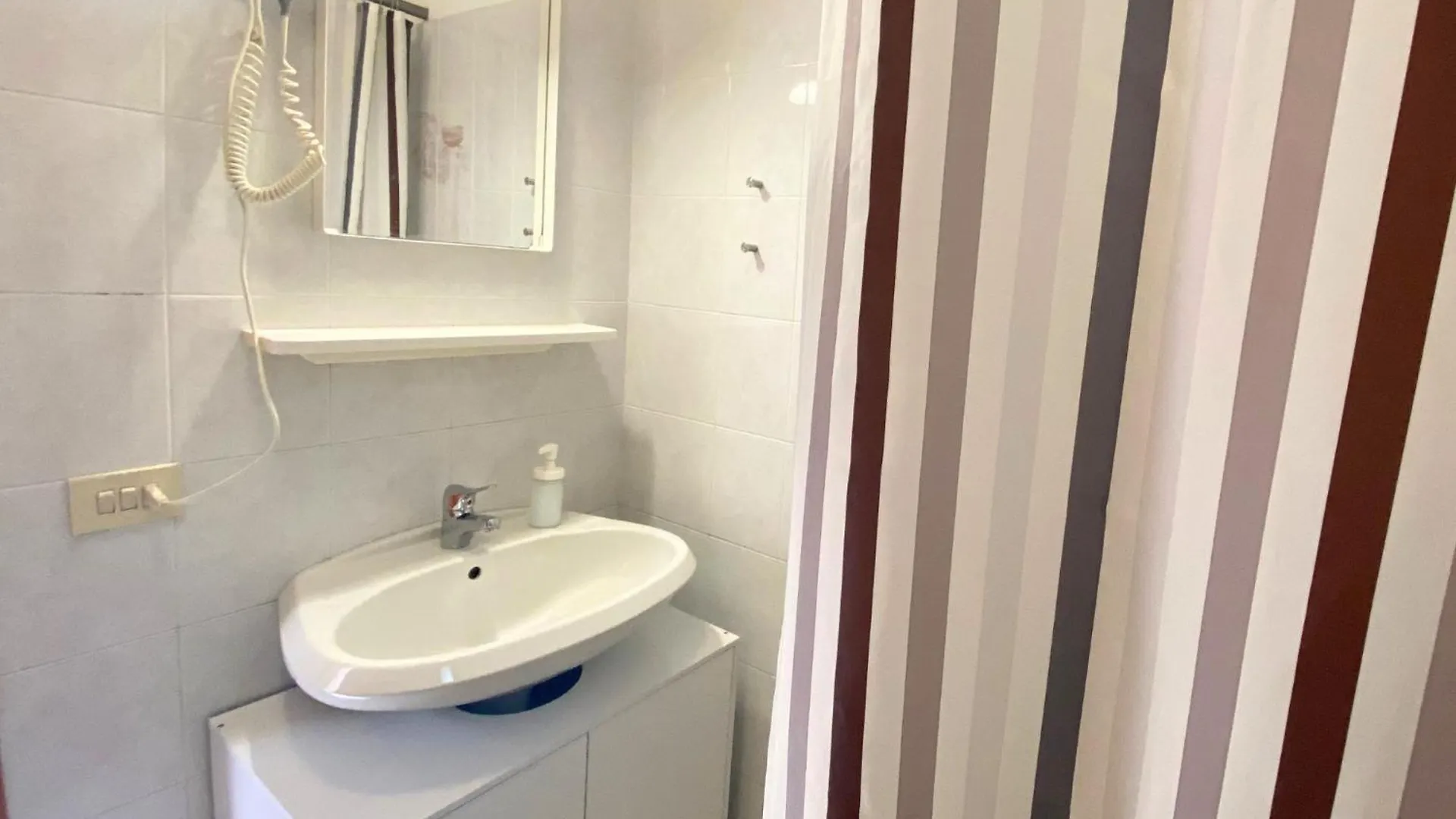 Hotel Lorenza B&B E Mini Suite Spiaggia di Cavoli