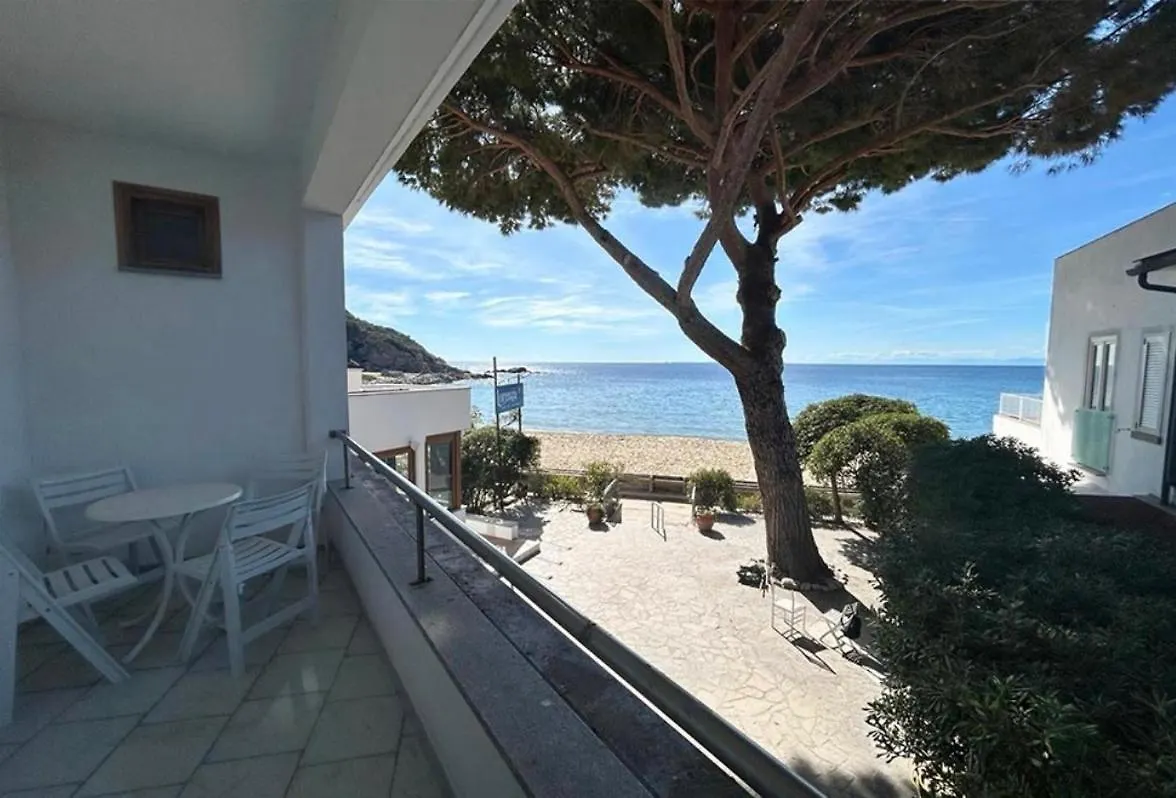 Hotel Lorenza B&B E Mini Suite Spiaggia di Cavoli 3*,  Italy