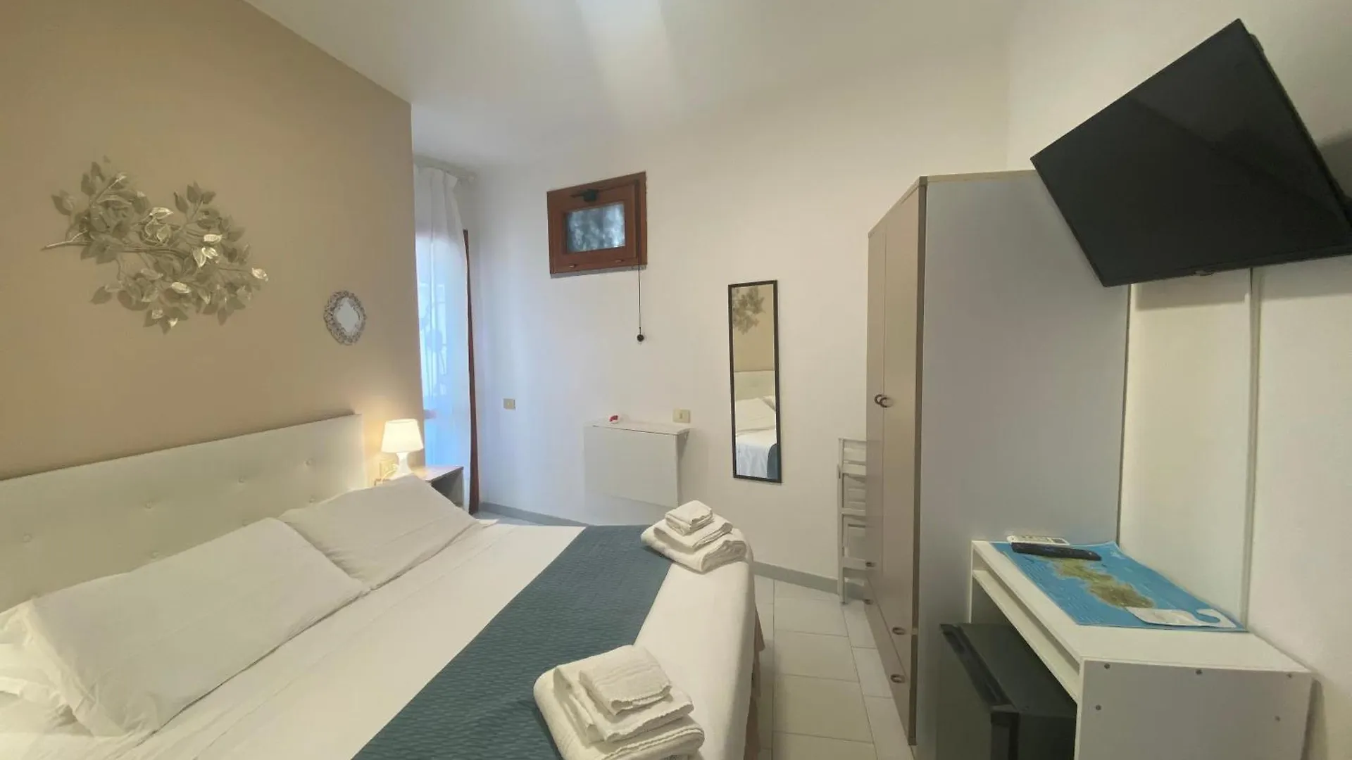 ***  Hotel Lorenza B&B E Mini Suite Spiaggia di Cavoli Italy