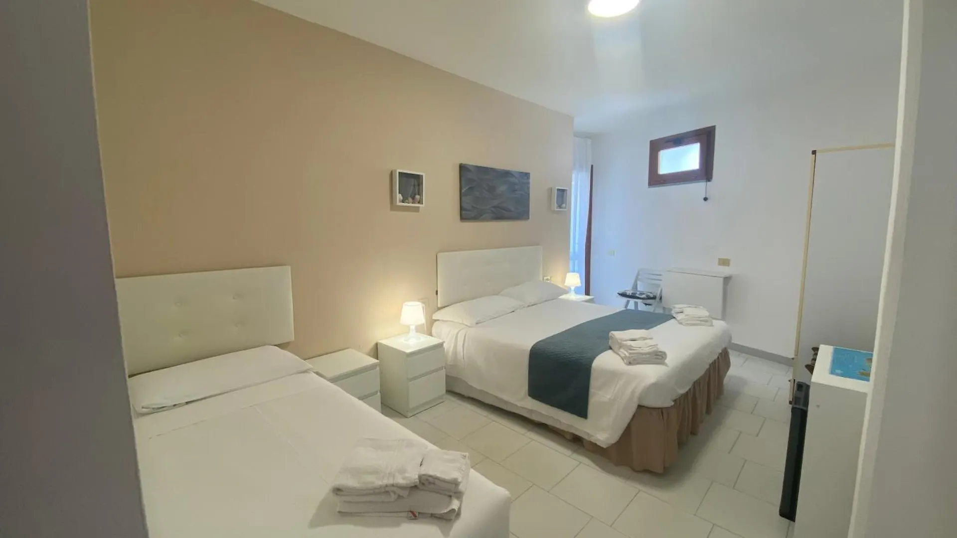 Hotel Lorenza B&B E Mini Suite Spiaggia di Cavoli Italy